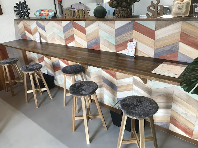 Opinii despre SOUTH SIDE BURGER（サウスサイドバーガー） în 田原本町 - 飲食業