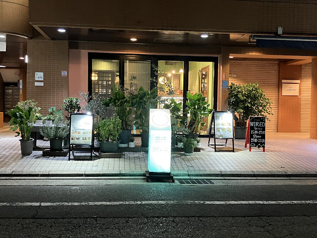 cafe bar WIRED 塚口店