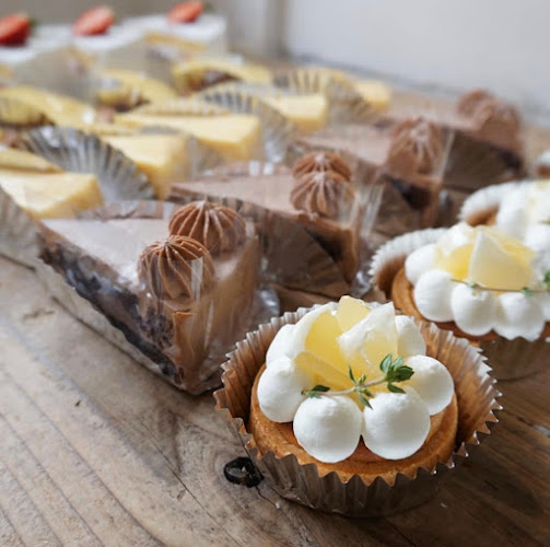 〒151-0063 東京都渋谷区富ケ谷１丁目７−９