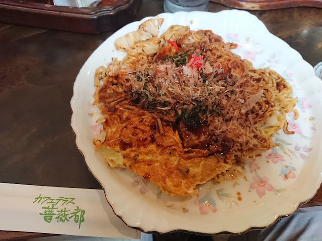 Opinii despre カフェテラス 薔薇都 în 丸亀市 - 飲食業