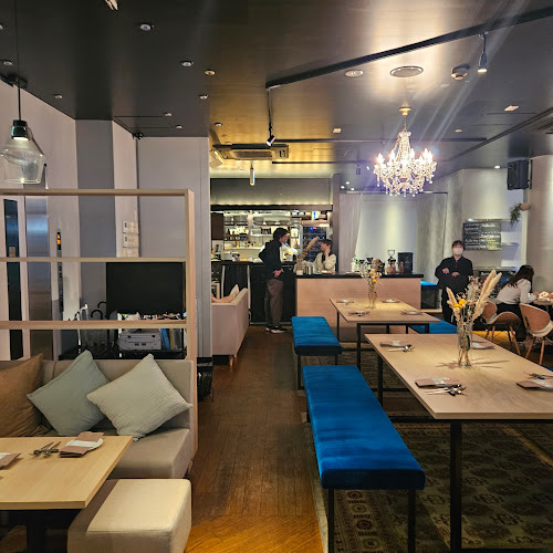 24/7 café apartment 池袋 - 飲食業