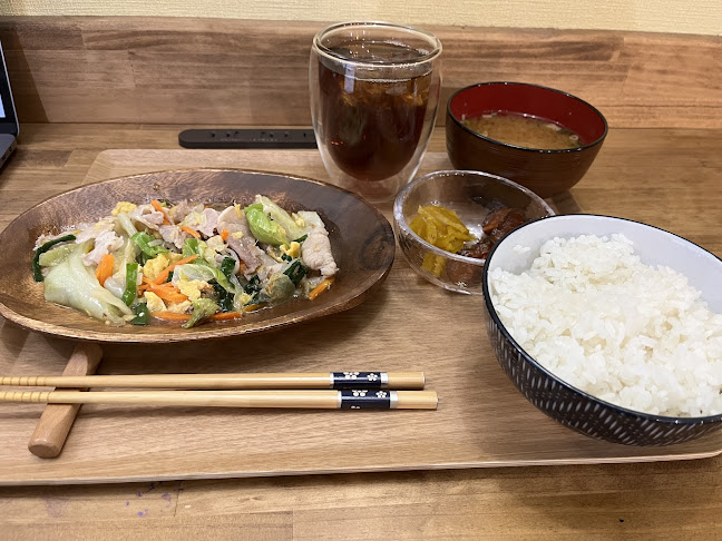 Opinii despre 大崎ブックカフェ în 品川区 - 飲食業