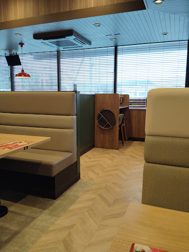 ヴィクトリアステーション 厚別店 - 飲食業