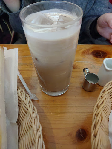 Opinii despre コメダ珈琲店 烏丸五条店 în 京都市 - 飲食業