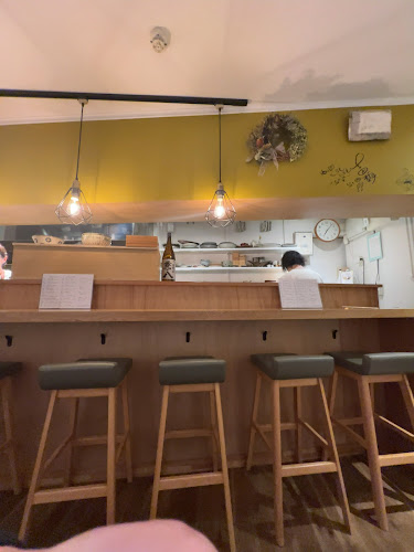 酒の間くろもしろも