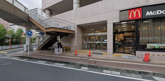 ファクトリーシン 近鉄草津店 - 飲食業