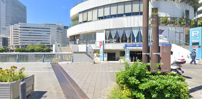 Opinii despre マクドナルド 横浜ベイクォーター店 în 横浜市 - 飲食業