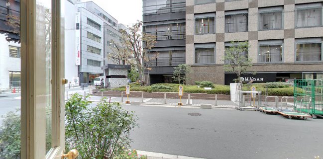 スリーチムニーズ - 飲食業