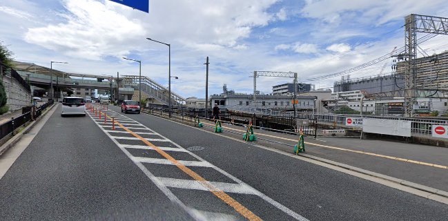 マネケン 京阪香里園駅店