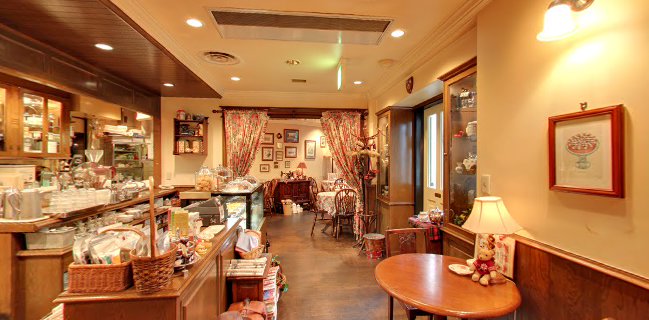 Opinii despre スリーチムニーズ în 大阪市 - 飲食業