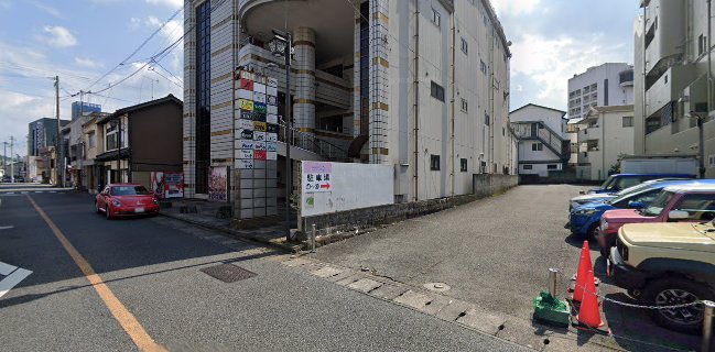 スナックエリー